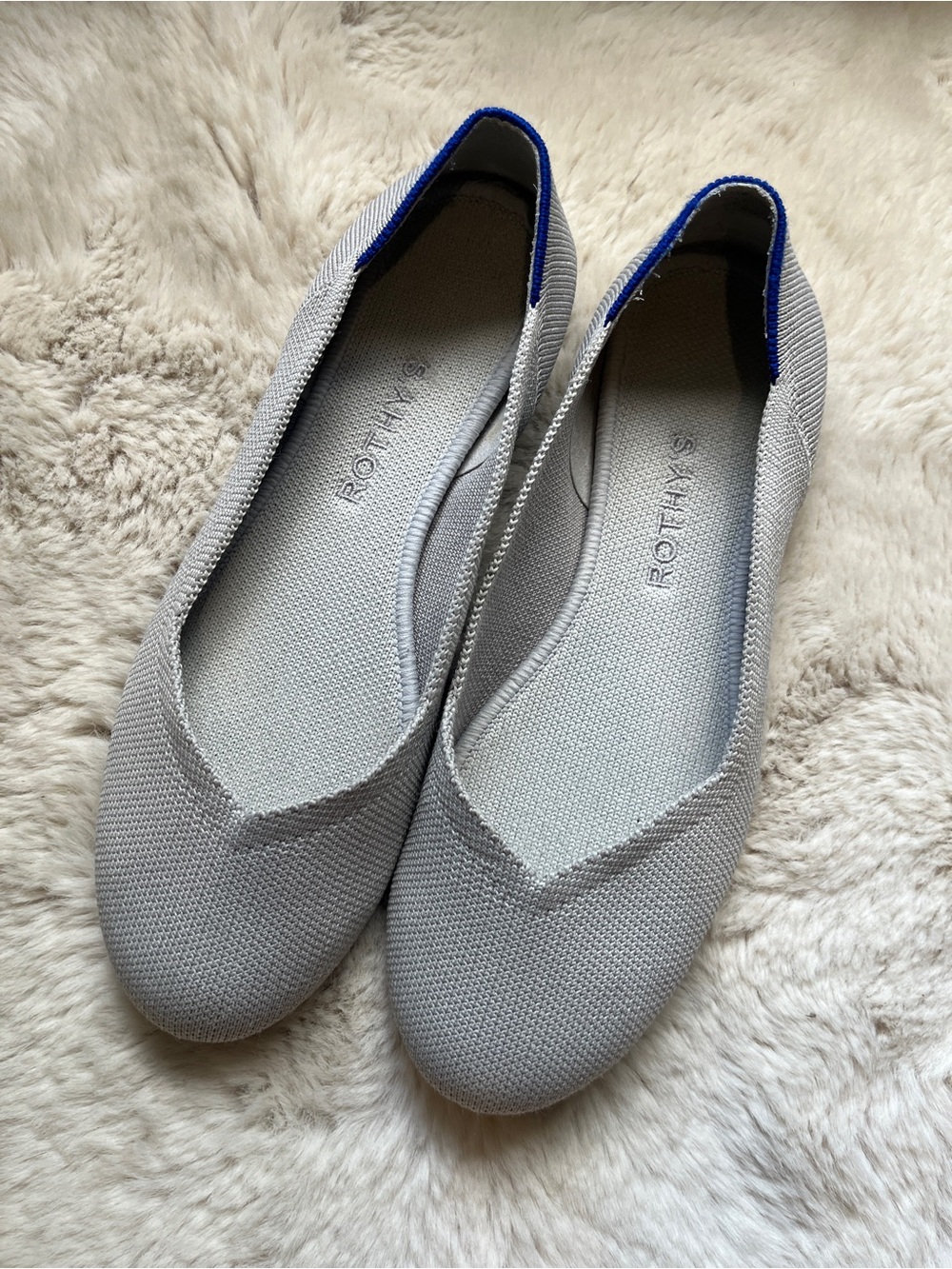 Rothys Round Toe Flat in Silver Size 7.5